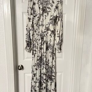 GAP Black and White V-Neck Sundress with Bishop Sleeves